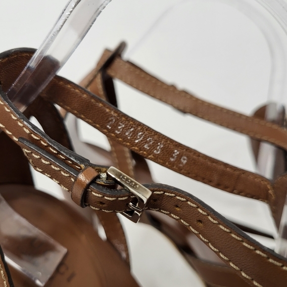 Gucci Hasler Horsebit Accent T-Strap Sandals in Brown Leather Size 39 - Picture 4 of 15